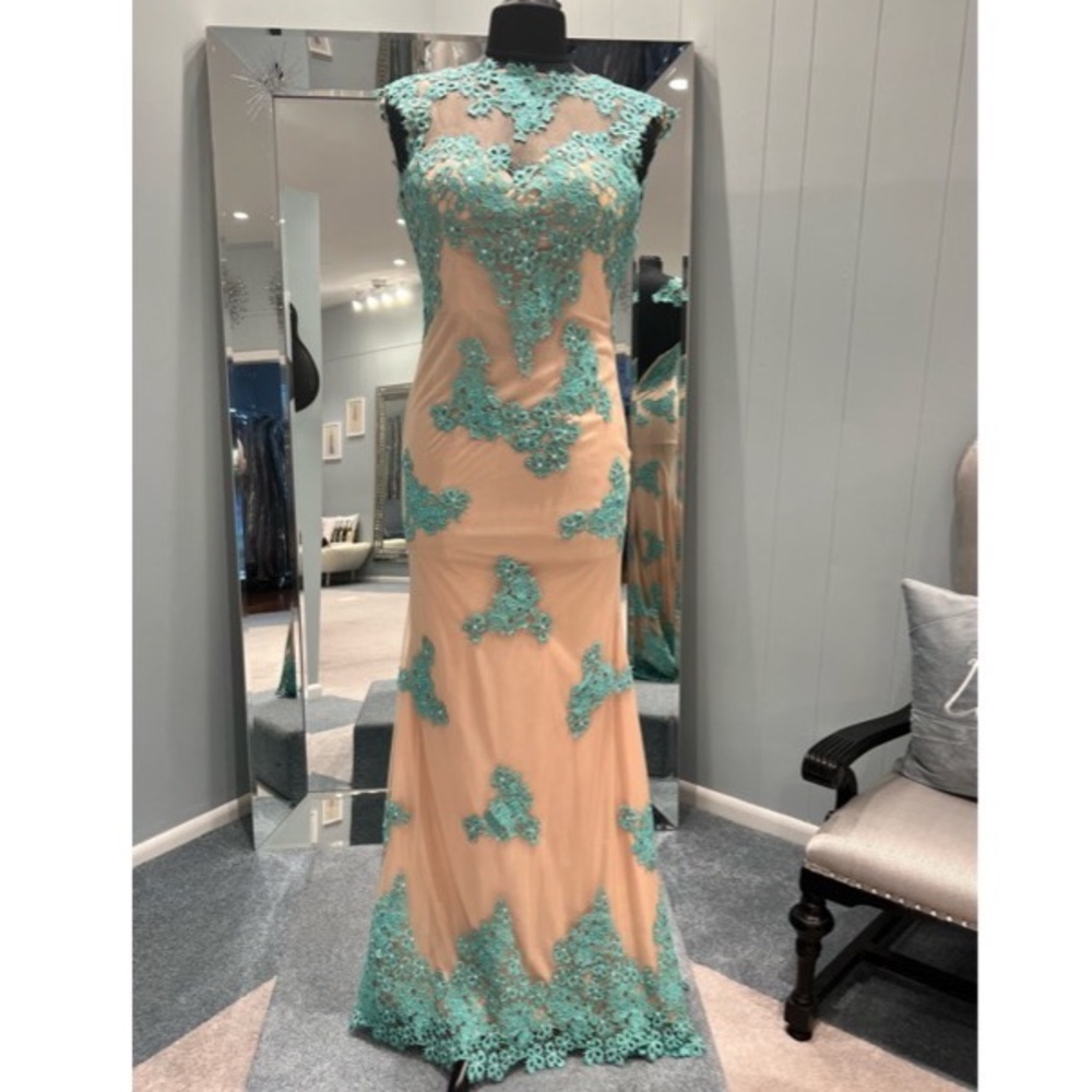 BRAND NEW, NEVER WORN